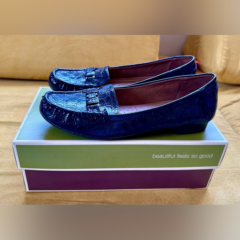 Naturalizer Notable Black Patent Leather Slip-On Penny Loafers, size 9